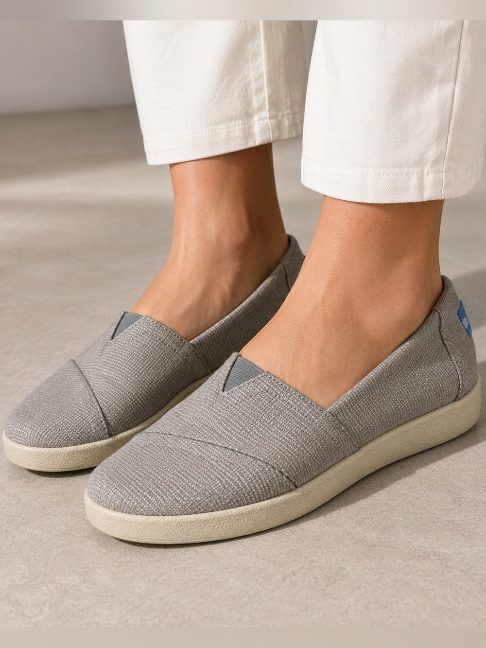 NEW Avalon Toms Slip-On Flats in Light Gray